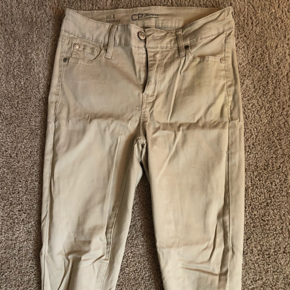 khaki pants
